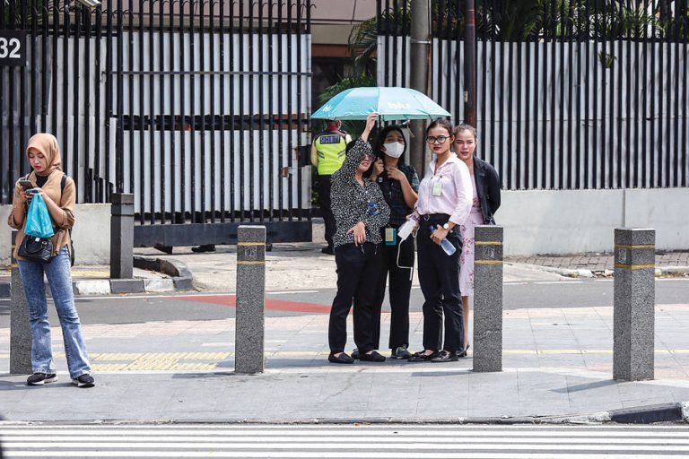 Suhu 37,6°C di Indonesia Masih akan Berlanjut hingga Awal November 2025