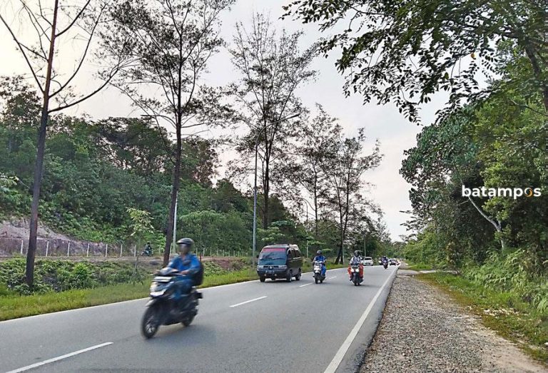 Tongkrongan Pemotor Tengah Malam Bikin Resah Pengendara