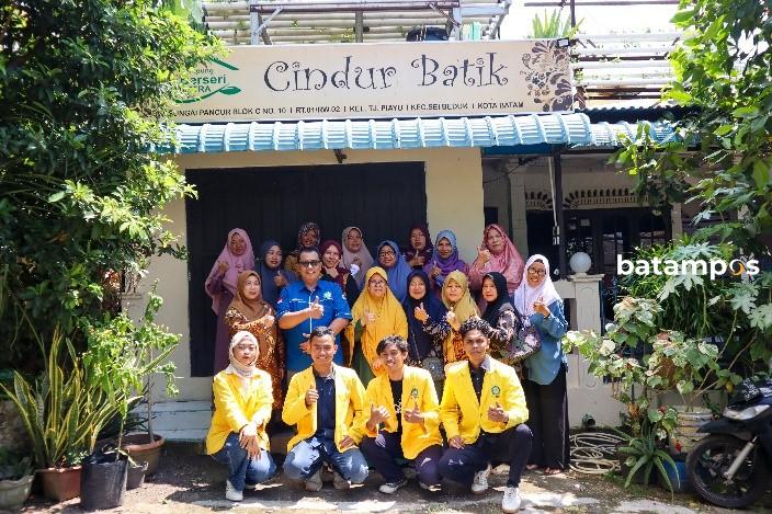 Dukung UMKM Lokal, Dosen Universitas Batam dan UMKM Cindur Batik Bersinergi Kembangkan E-Commerce Berbasis Kecerdasan Buatan