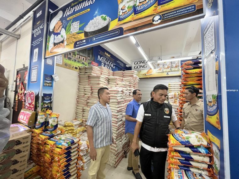 Jaga Stabilitas Harga Beras, Polda Kepri Kembali Turun ke Pasar Ingatkan Pedagang