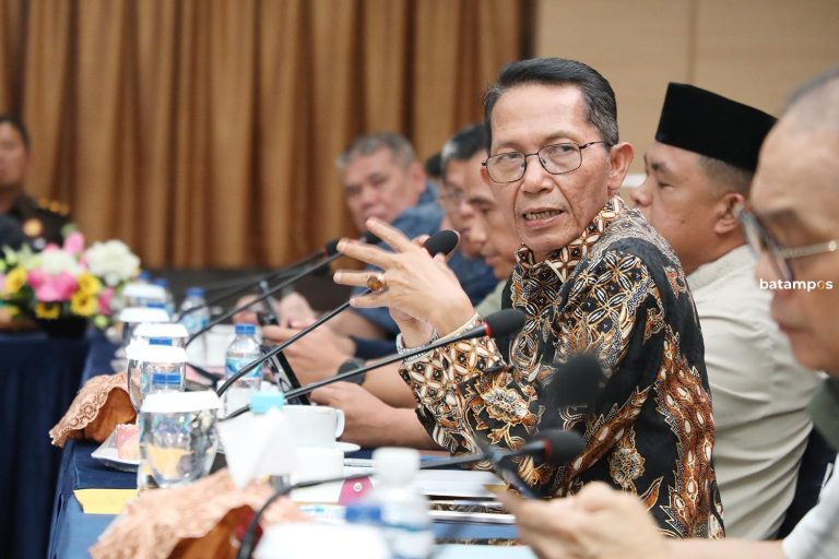 Atasi Masalah Sampah di Batam, Amsakar-Li Claudia Perintahkan Operasi Besar-Besaran