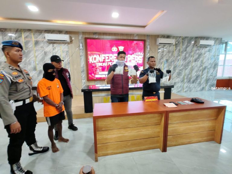 Bawa Narkoba, Penumpang dari Malaysia Ditangkap