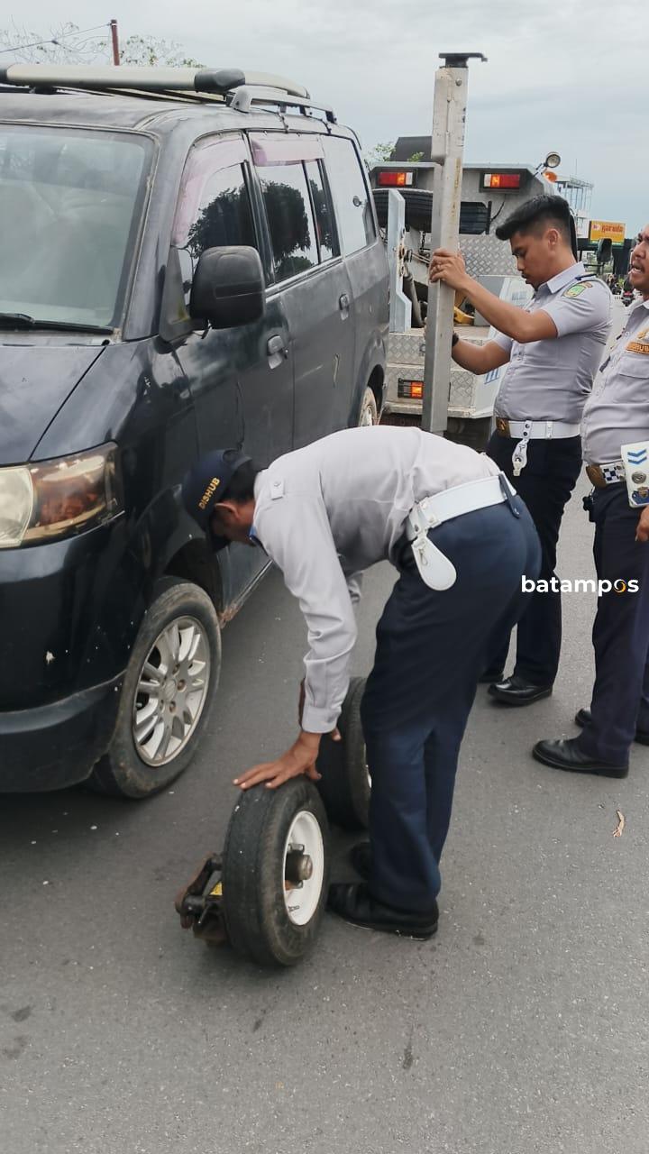 Dishub Batam Tindak Parkir Liar di Batam Center dan Nagoya, Pengendara Kena Denda Rp500 Ribu