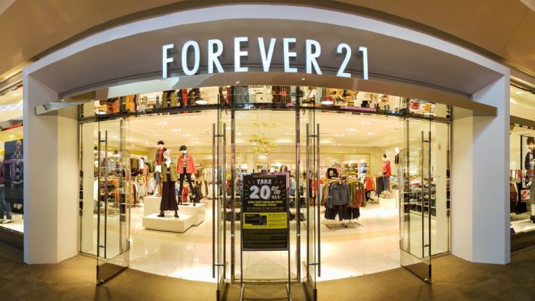 Kisah di Balik Forever 21, Dari Toko Kecil Menjadi Raksasa Retail Fashion Dunia yang Kemudian Bangkrut