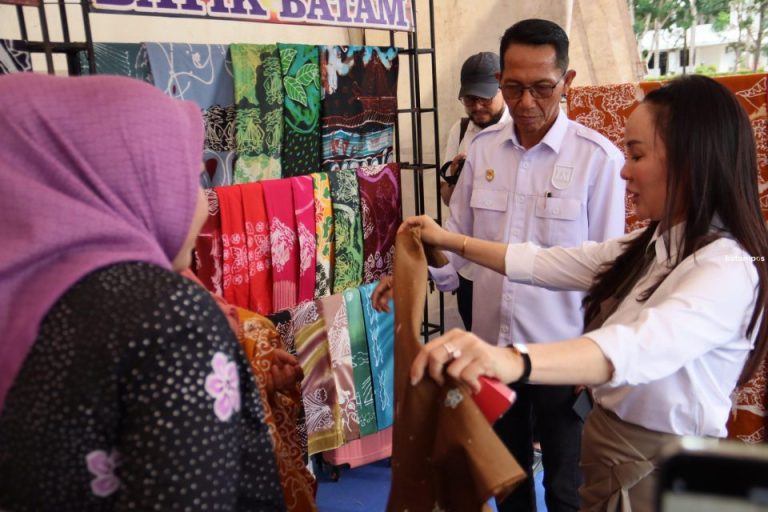 Gebyar UMKM Batam 2025, Amsakar Minta Formula Baru Agar Usaha Kecil Naik Kelas