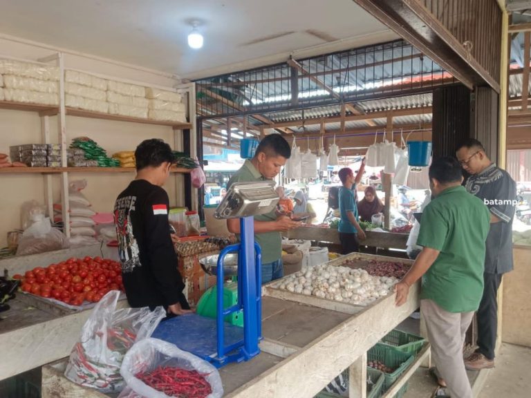 Sidak ke Pedagang, Polres Lingga Pastikan Harga Sembako Tak Melonjak