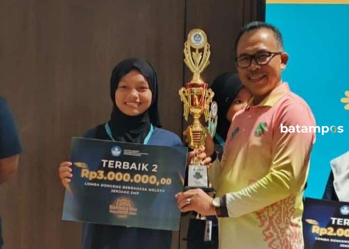 Siswi SMP Lingga Raih Juara II Lomba Mendongeng Bahasa Melayu