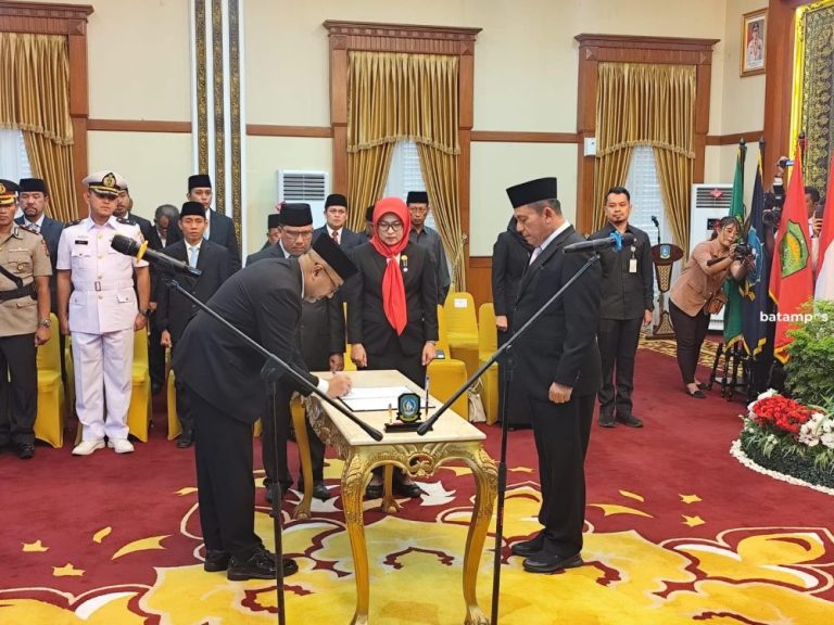Gubernur Ansar Lantik Luki Zaiman Prawira Jadi Penjabat Sekda Kepri, Hanya Jabat 3 Bulan