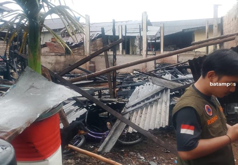Tujuh Rumah Warga Desa Kelong Bintan Pesisir Terbakar Dini Hari