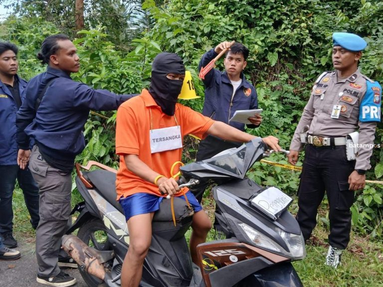 Rekonstruksi Pembunuhan Pegawai Imigrasi Tarempa, Pelaku Peragakan 21 Adegan