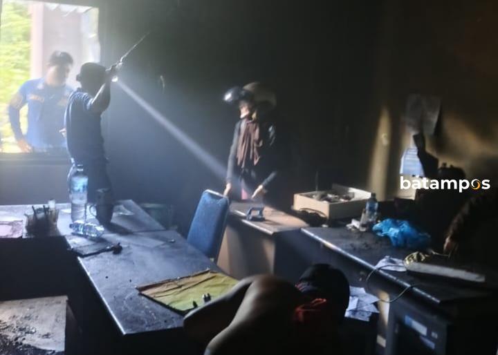 Kantor Dinsos Anambas Terbakar, Ruangan Keuangan Hangus dan Dokumen Ikut Ludes
