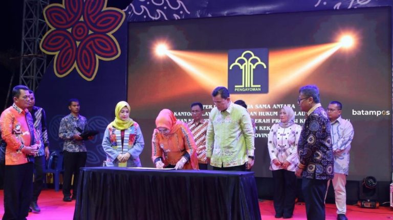 Kanwil Kemenkum Kepri dan Dekranasda Bersinergi Lindungi Wastra dan Kriya Lokal di DekraFest 2025
