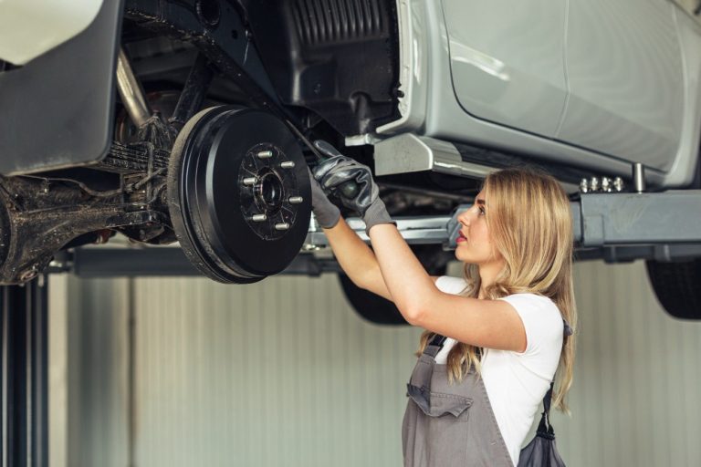 Shockbreaker Mobil Rusak? Kenali Fungsinya untuk Hindari Bahaya