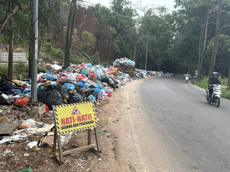 Lapor Pak Wali, Jalan di Tanjung Riau Dipenuhi Sampah