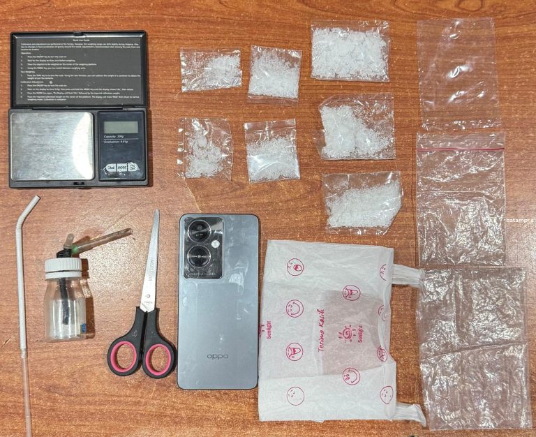 Polda Kepri Ringkus Dua Pengedar di Batuampar, 50 Gram Sabu Diamankan