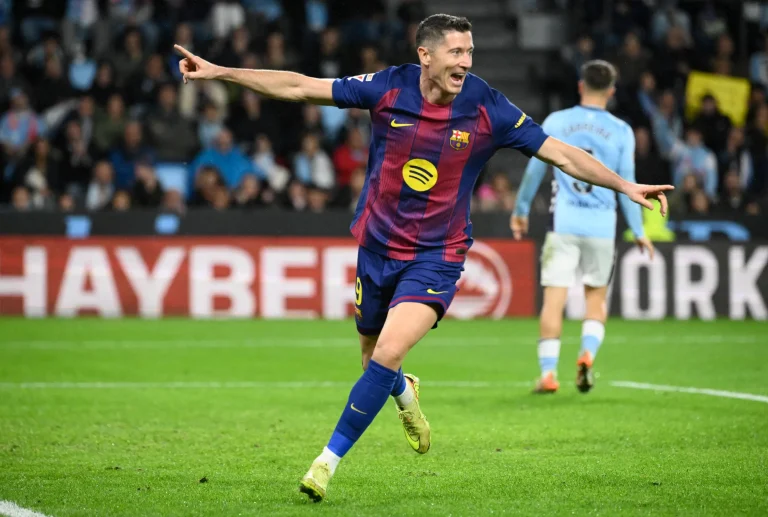 Barcelona Menang 4-2 atas Celta Vigo, Robert Lewandowski Dapat Pujian
