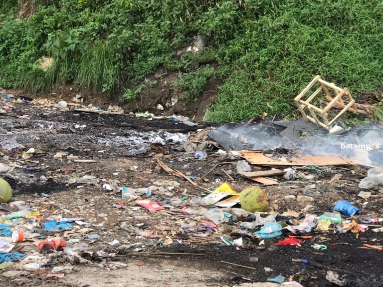 Haloo Pemko Batam, Sampah sudah Menumpuk, Pembakaran pun Terjadi di Bida Ayu