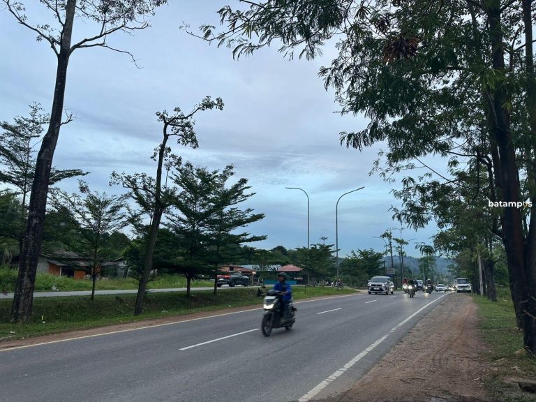 Rawan Kecelakaan, Median Jalan Diponegoro di Sei Temiang Kerap Diterobos Motor