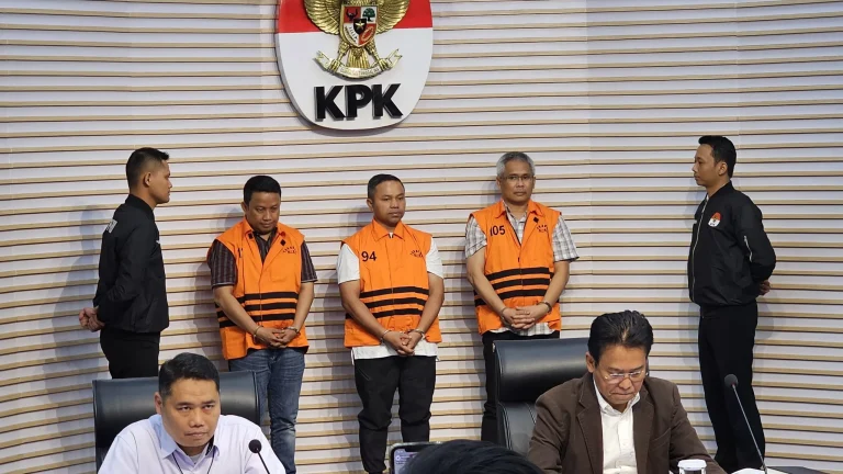 Kembangkan Kasus Dugaan Korupsi Gubernur Abdul Wahid, KPK Geledah Kantor BPKAD Riau