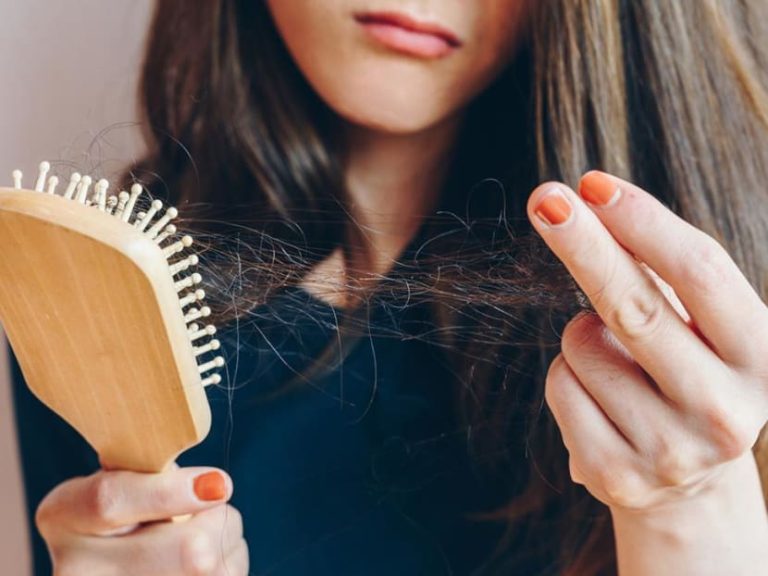 Ini Dia 5 Cara Mengatasi Rambut Rontok dengan Bahan Alami