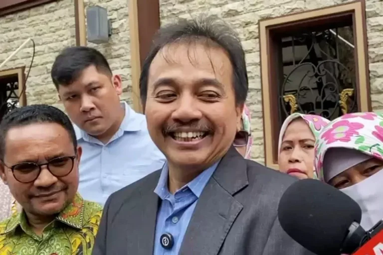 Resmi Tersangka Kasus Ijazah Jokowi, Roy Suryo Cs Diminta Wajib Lapor