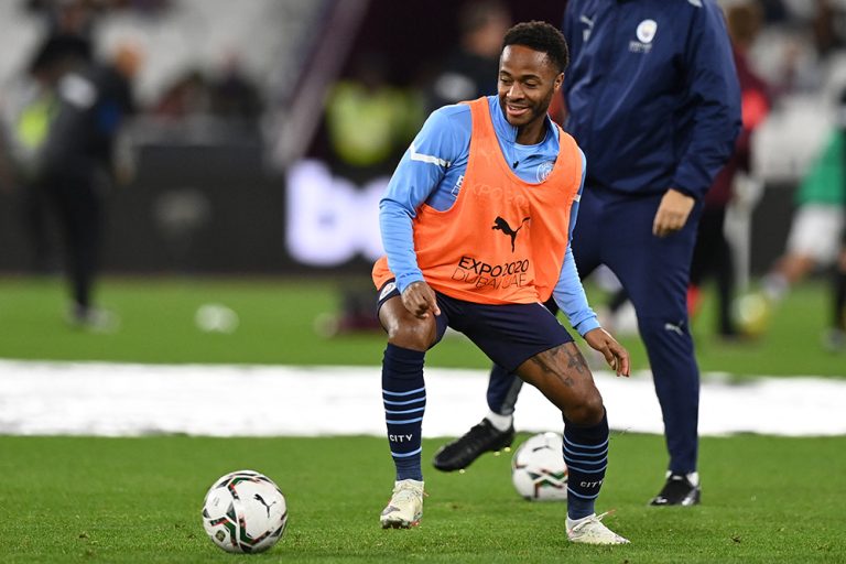 Ada-Ada Saja! Slip Gaji Raheem Sterling Tertinggal di Mobil, Tersebar ke Medsos