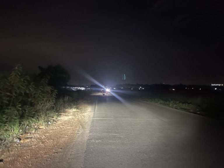 Warga Keluhkan Jalan Sambau Gelap, Keselamatan Pengendara Terancam