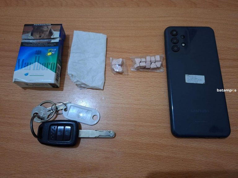 Dua Pengedar Ekstasi Ditangkap di Halaman Parkir Foodcourt