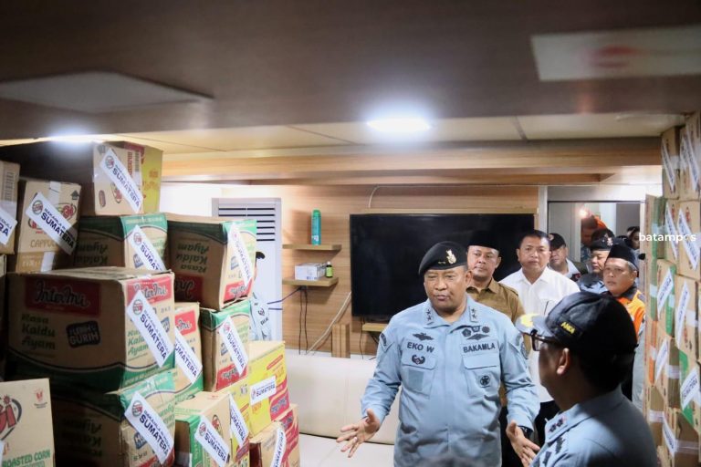 Bakamla RI Lepas KN Pulau Nipah-321 Bawa 70 Ton Bantuan ke Sumatra