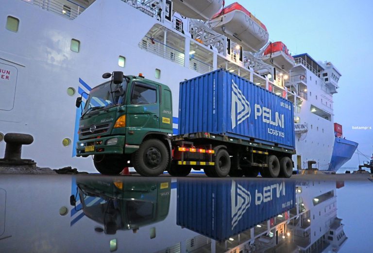 PELNI Gratiskan Pengiriman Bantuan untuk Korban Bencana di Sumatera Utara dari Seluruh Indonesia