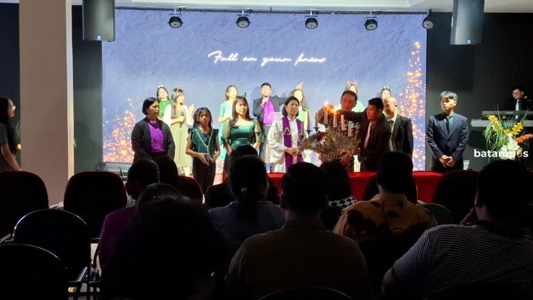 Malam Natal GEKARI Batam Berlangsung Khidmat dan Penuh Sukacita, Diwarnai Aksi Berbagi