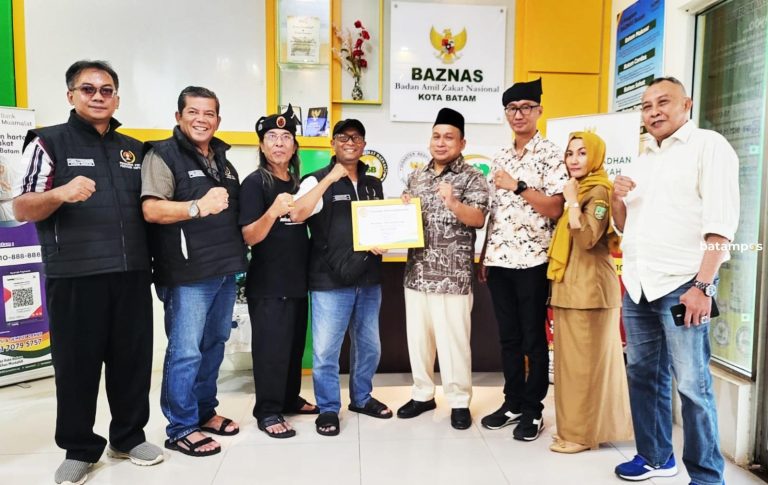 PWI Kepri dan PWI Batam Serahkan Hasil Penggalangan Dana Duka Sumatra ke Baznas Batam