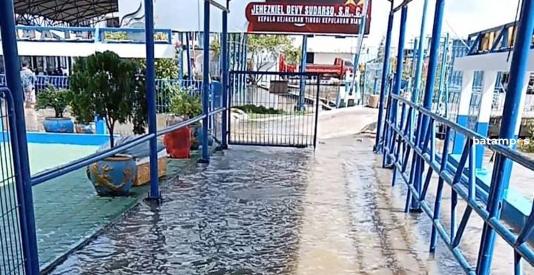 Banjir Rob Mulai Terjadi di Kundur, BPBD Damkar Waspada dan Tingkatkan Pengawasan