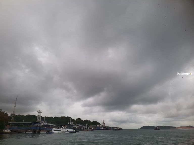 Malam Tahun Baru di Batam Diprediksi Berawan, BMKG Ingatkan Potensi Hujan Lokal