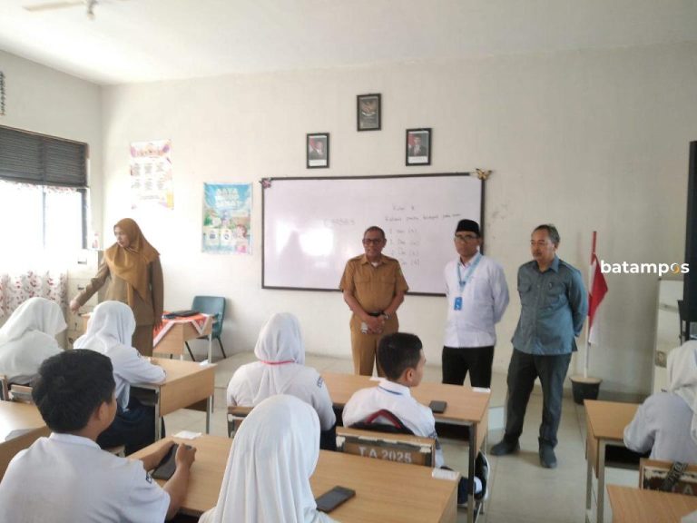 Dewan Pendidikan Monitoring di SMPN 41, Usul Merger Dipercepat dan Tambahan Guru