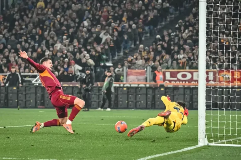 AS Roma Kalahkan Genoa 3-1, Naik ke Posisi Empat Klasemen