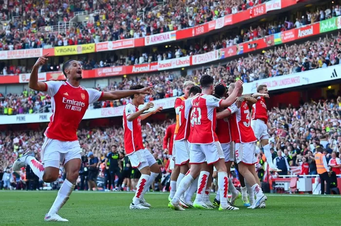 Pimpin Klasemen Premier League Jelang Paruh Musim, Arsenal Terbebani Bayang-Bayang Kegagalan Masa Lalu
