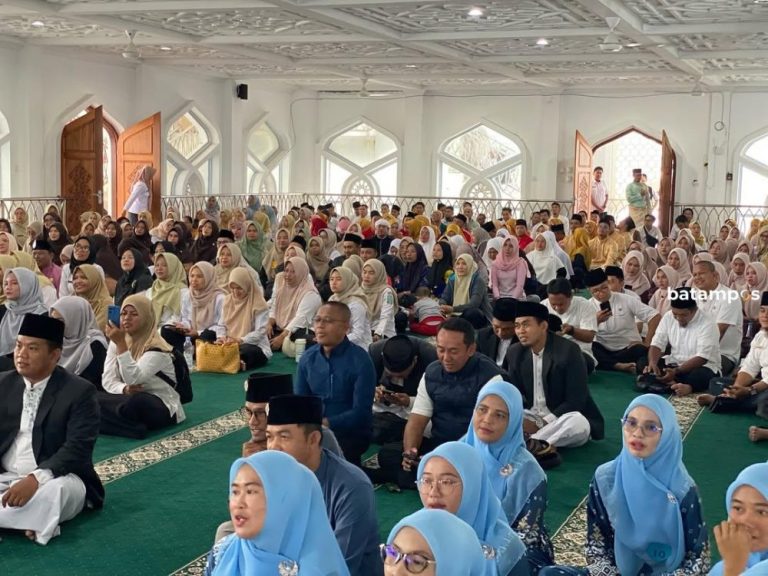 Doa Bersama ASN Anambas: Cemas Menanti Kabar Keluarga di Daerah Bencana