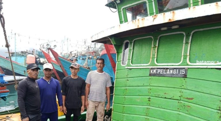 Pencarian KM Pelangi 15 Tertunda, Basarnas: Cuaca Buruk Hambat Operasi SAR