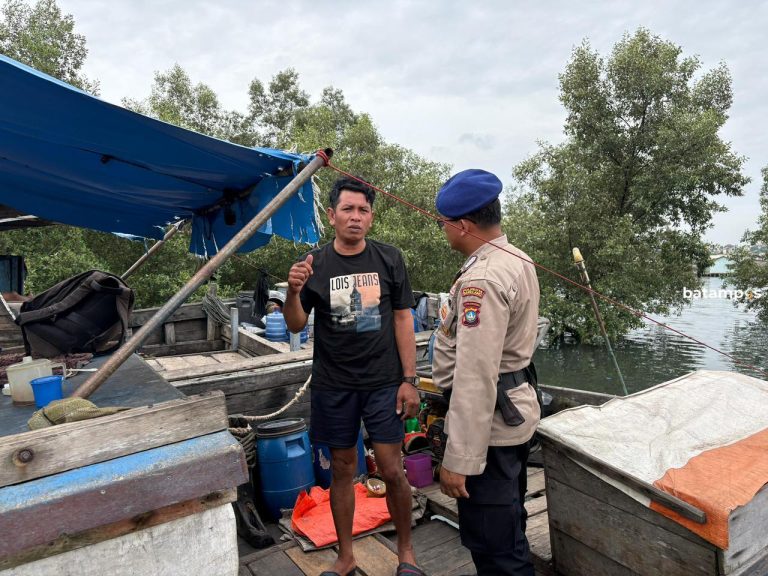 Waspada Cuaca Ekstrem, Kapolresta Barelang Ingatkan Keselamatan Kru Kapal dan TKBM