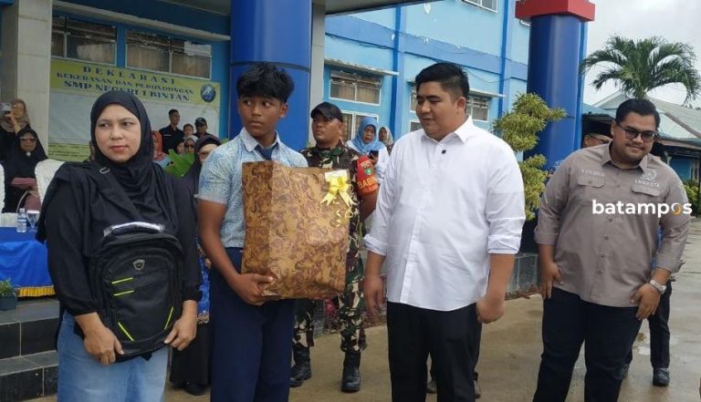 TKD Dipangkas 2026, Program Seragam Sekolah Gratis di Bintan Tetap Berjalan