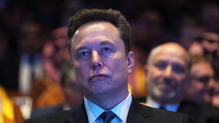 Cetak Sejarah, Kekayaan Elon Musk Tembus US$700 Miliar untuk Pertama Kalinya