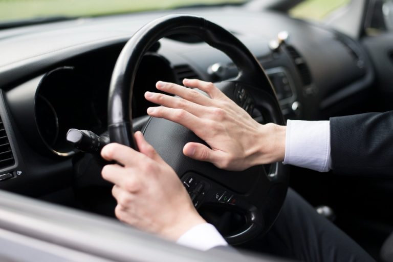 Mengenal Jenis-jenis Klakson Mobil dan Fungsinya untuk Keamanan Berkendara