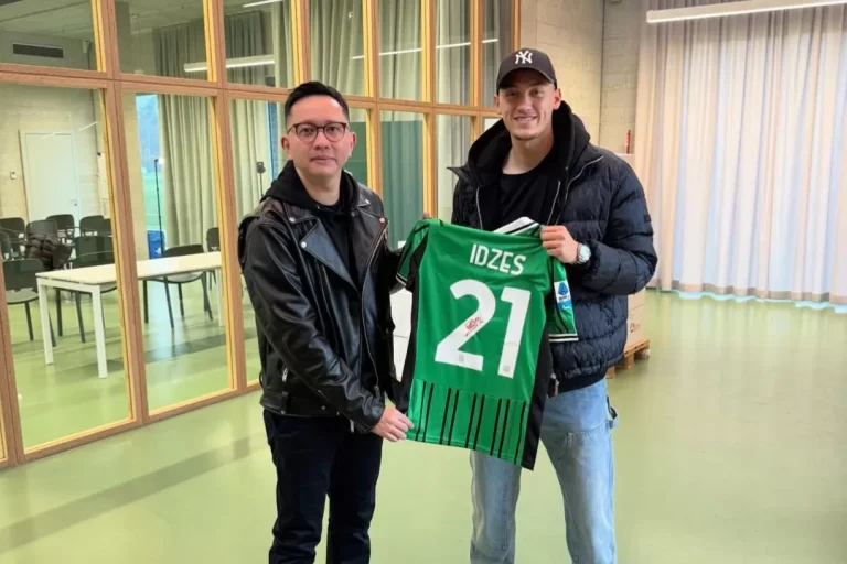 Lelang Jersey Jay Idzes Laku Rp125 Juta, Disumbangkan untuk Korban Banjir Sumatra