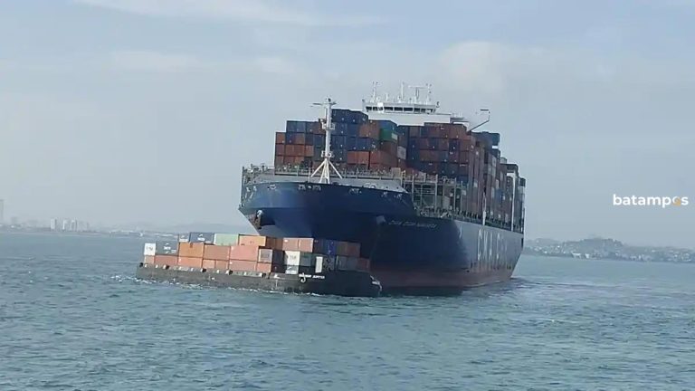 Dua Kapal Kargo Tabrakan di Jalur Padat Selat Malaka