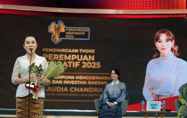 Li Claudia Chandra Raih Dua Penghargaan Nasional di Peringatan Hari Ibu 2025