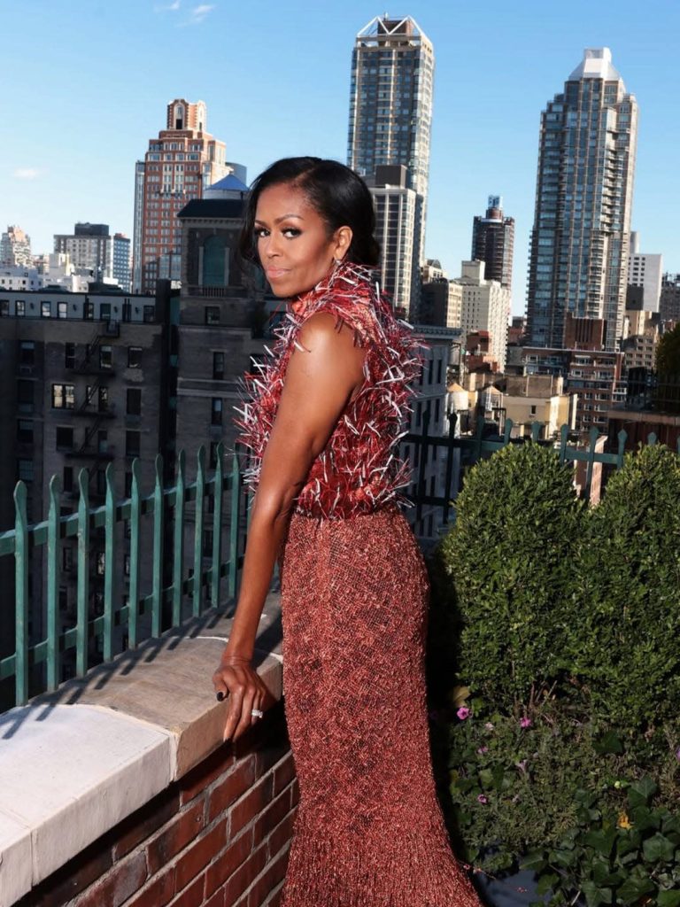 Michelle Obama Kenakan Busana Runway Koleksi Spring/Summer 2026 Saat Jadi Muse Chanel