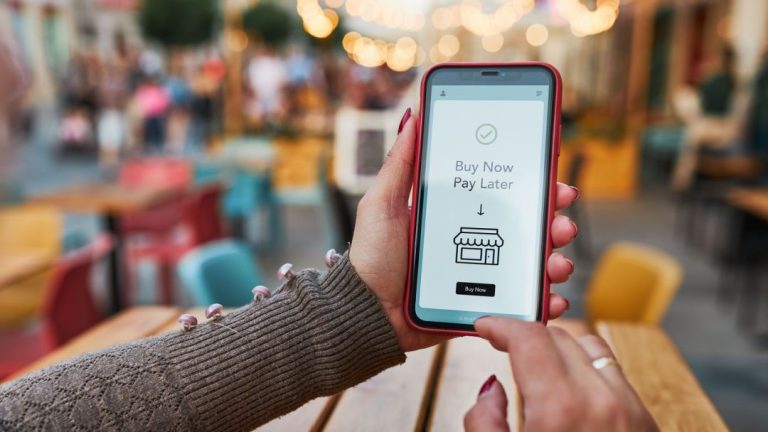 Terbitkan POJK 32/2025, OJK Atur Ketat Layanan Buy Now Pay Later