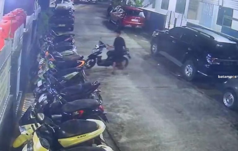 Aksi Pencurian Motor di Miikost Lubukbaja Terekam CCTV, Pelaku Terlihat Jelas