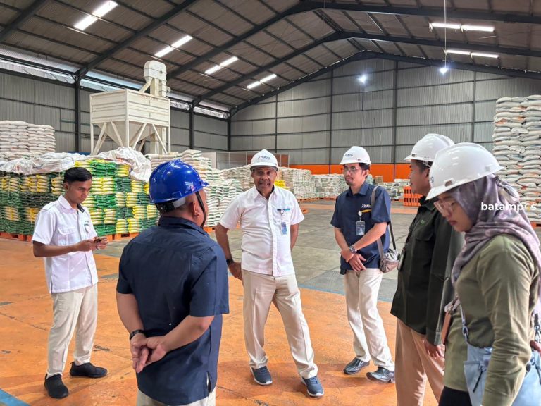 Bulog Batam Pastikan Pasokan Beras Aman hingga Awal 2026